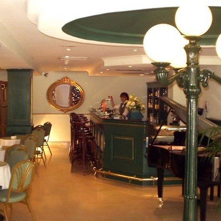 The Crown Hotel Bugibba Bagian luar foto