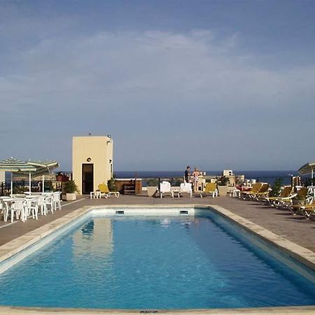The Crown Hotel Bugibba Bagian luar foto