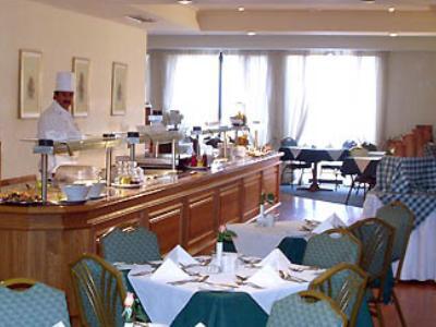 The Crown Hotel Bugibba Bagian luar foto